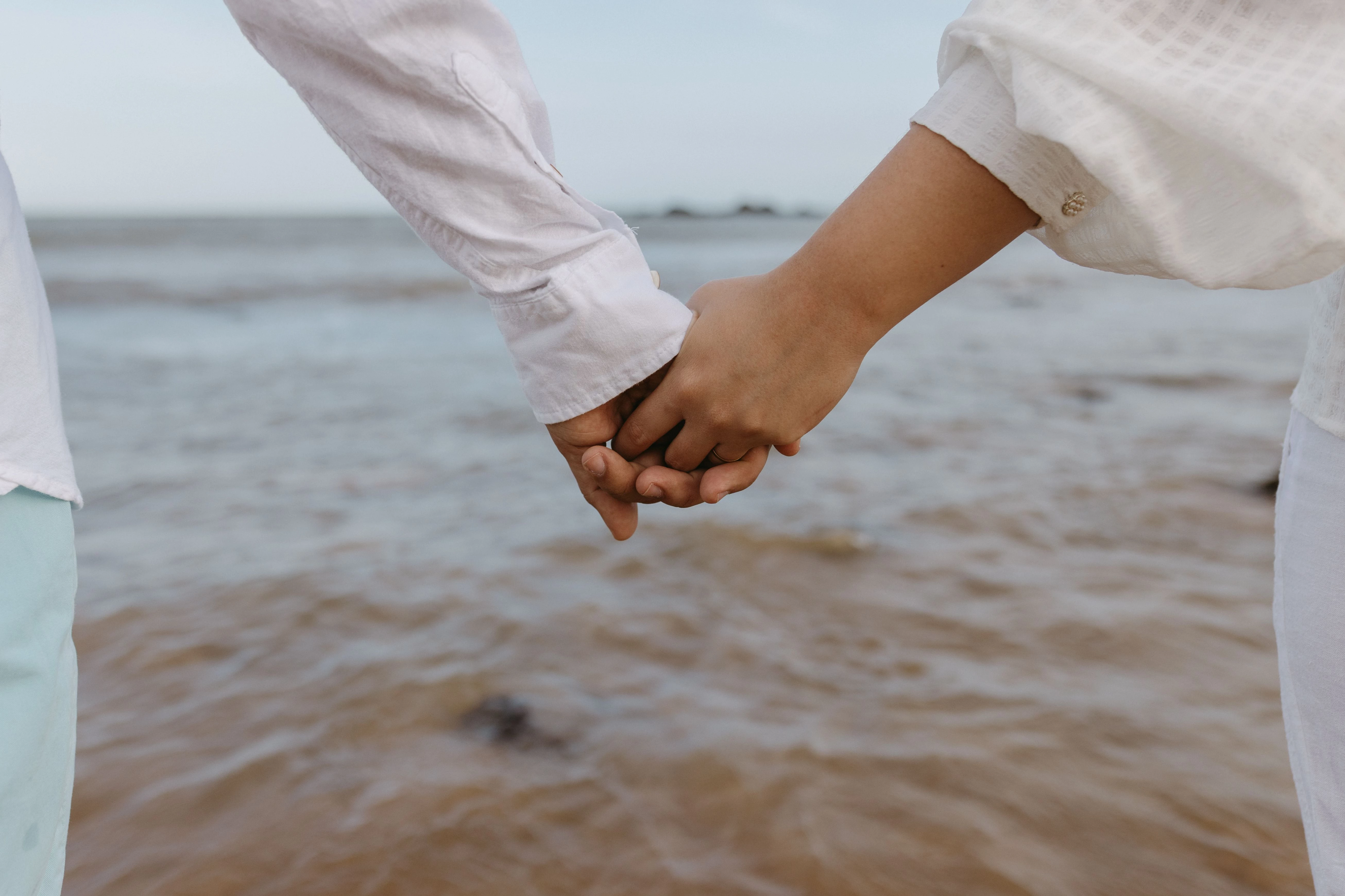 Anxious Avoidant Attachment Style: Signs, Cycle, and How to Heal