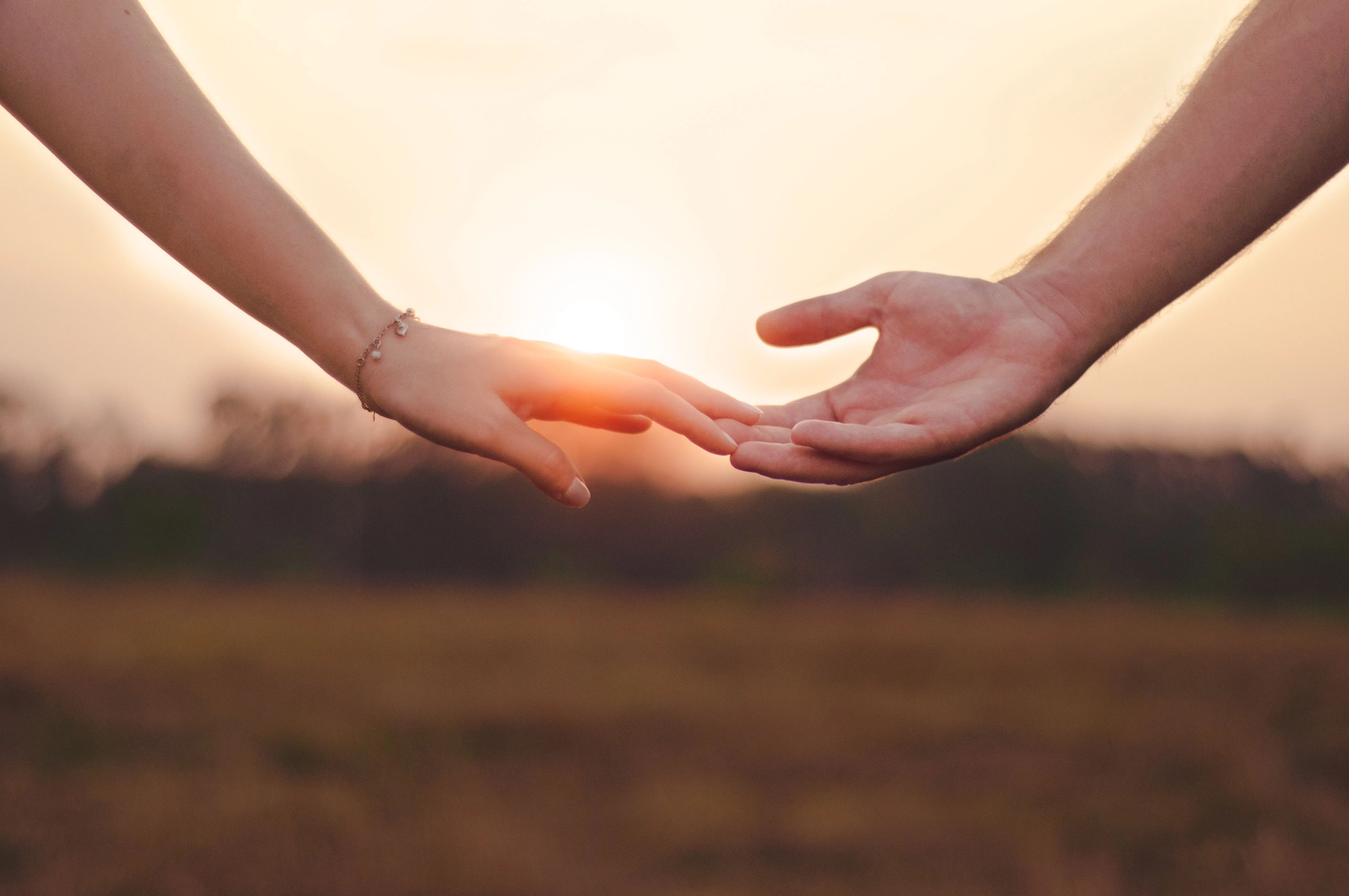 How to Deal With an Anxious Attachment Partner Without Losing Yourself: 9 Supportive Strategies