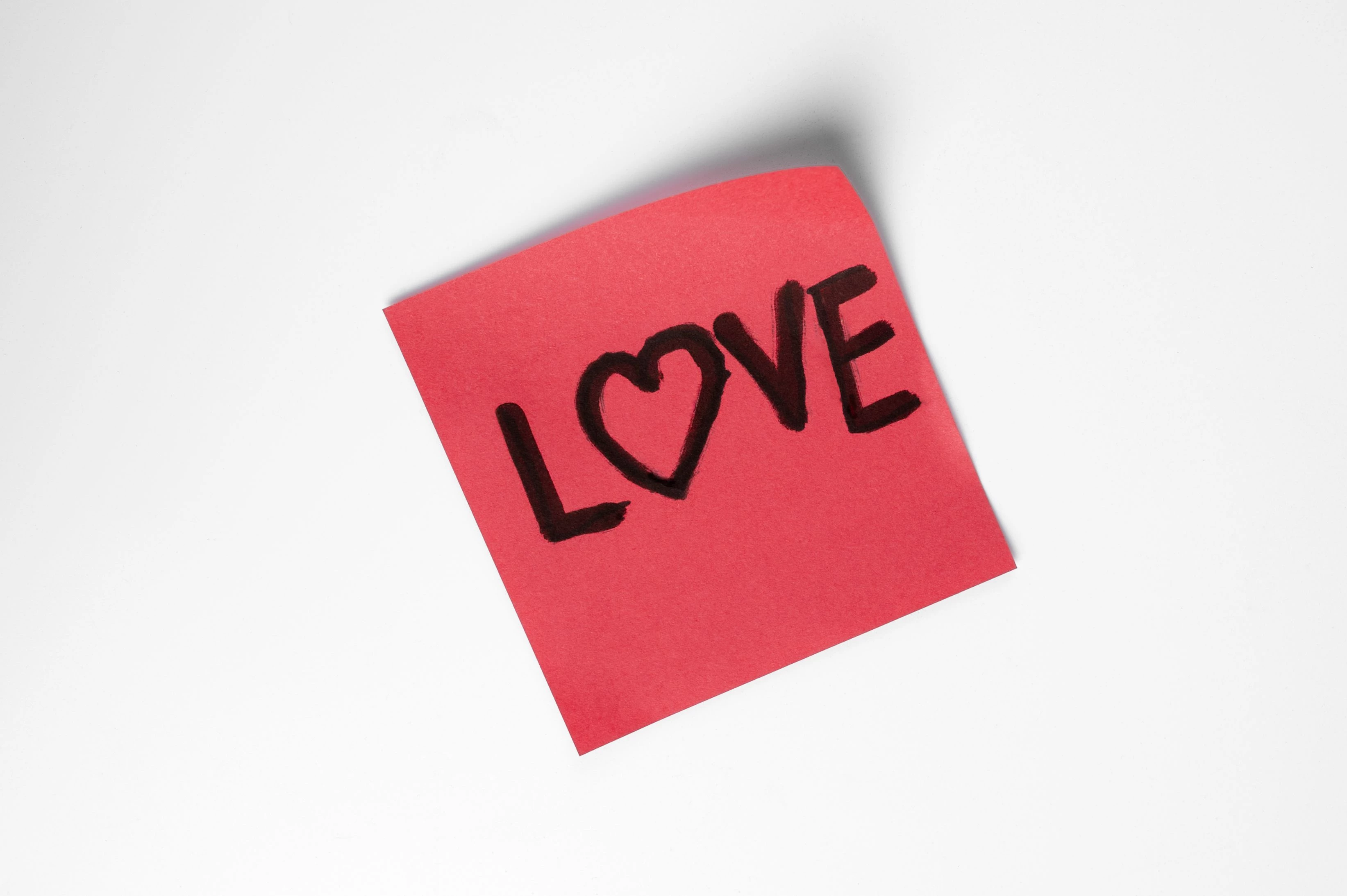 Dismissive Avoidant Attachment: Signs, Causes, and Relationship Patterns