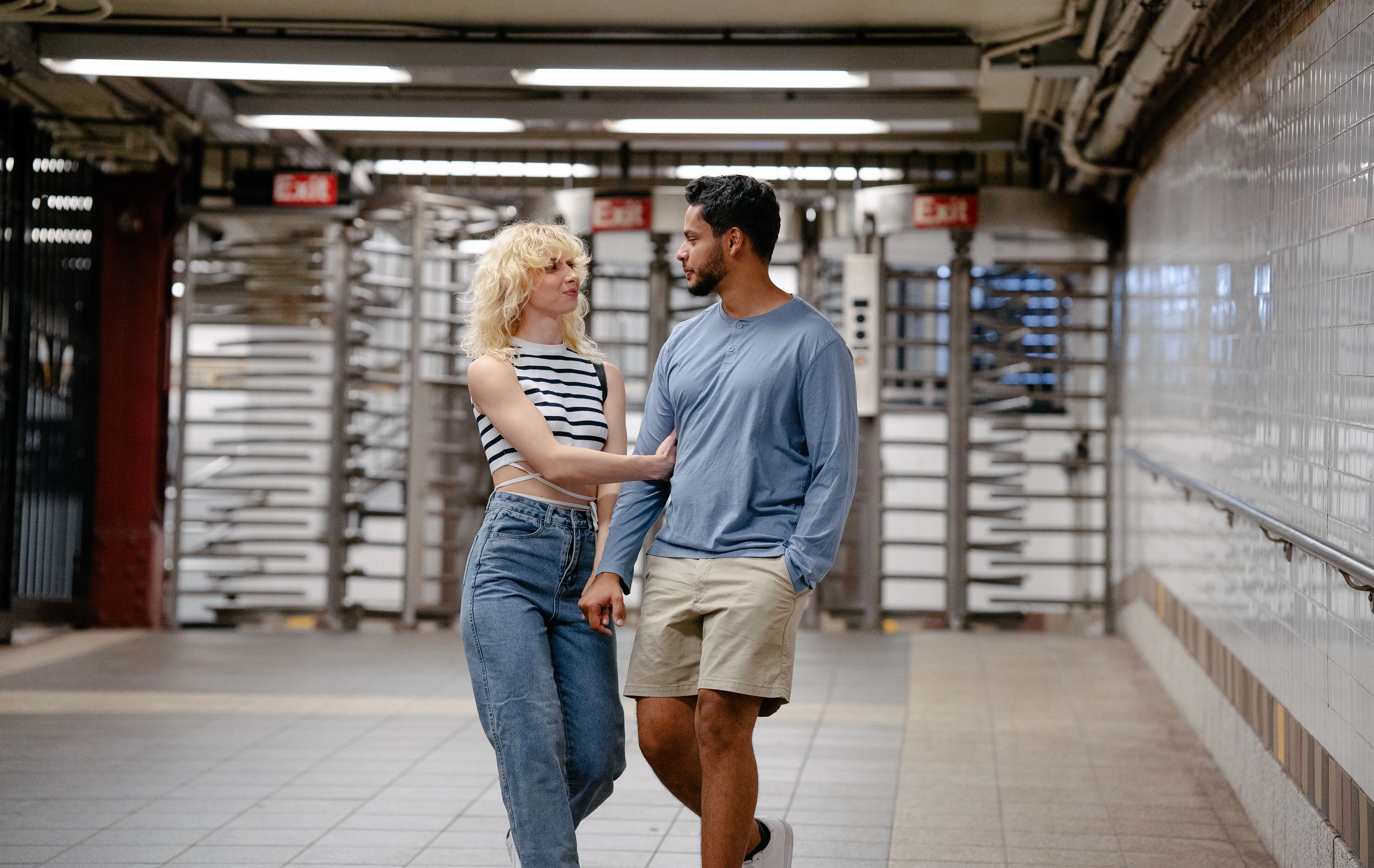 Avoidant Attachment Style in Relationships: Signs and Emotional Patterns