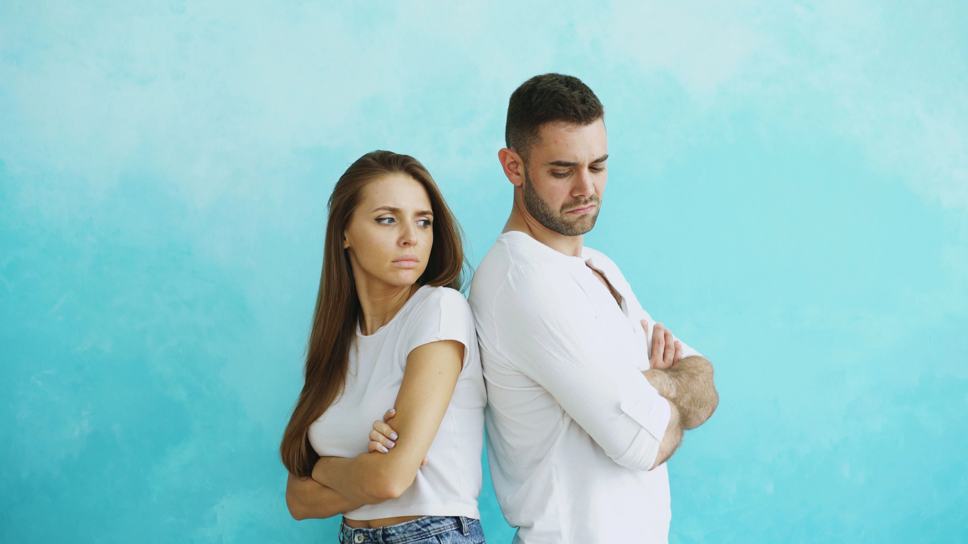 Signs of an Avoidant Partner: 10 Patterns to Recognize