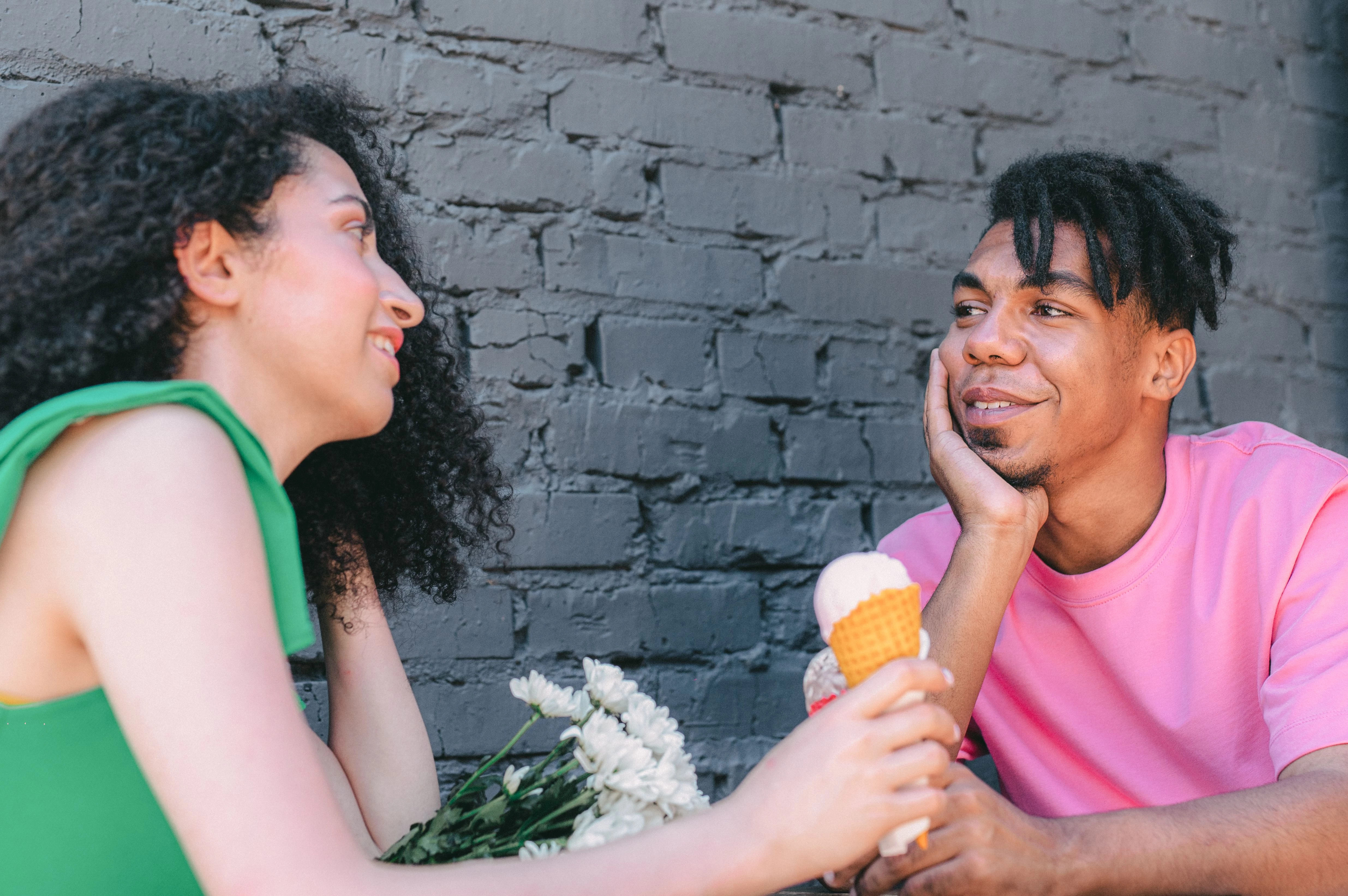 How to Date With an Avoidant Attachment Style and Build Closeness