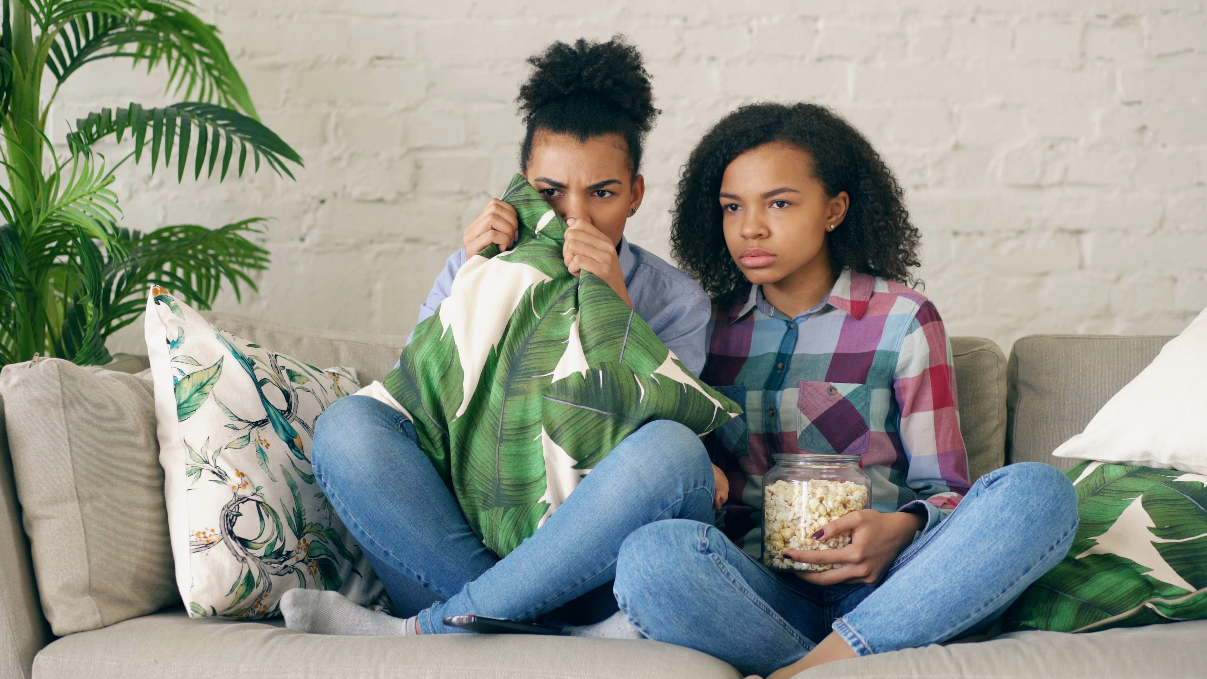 Fearful Avoidant Attachment Style in Relationships: Signs and Patterns