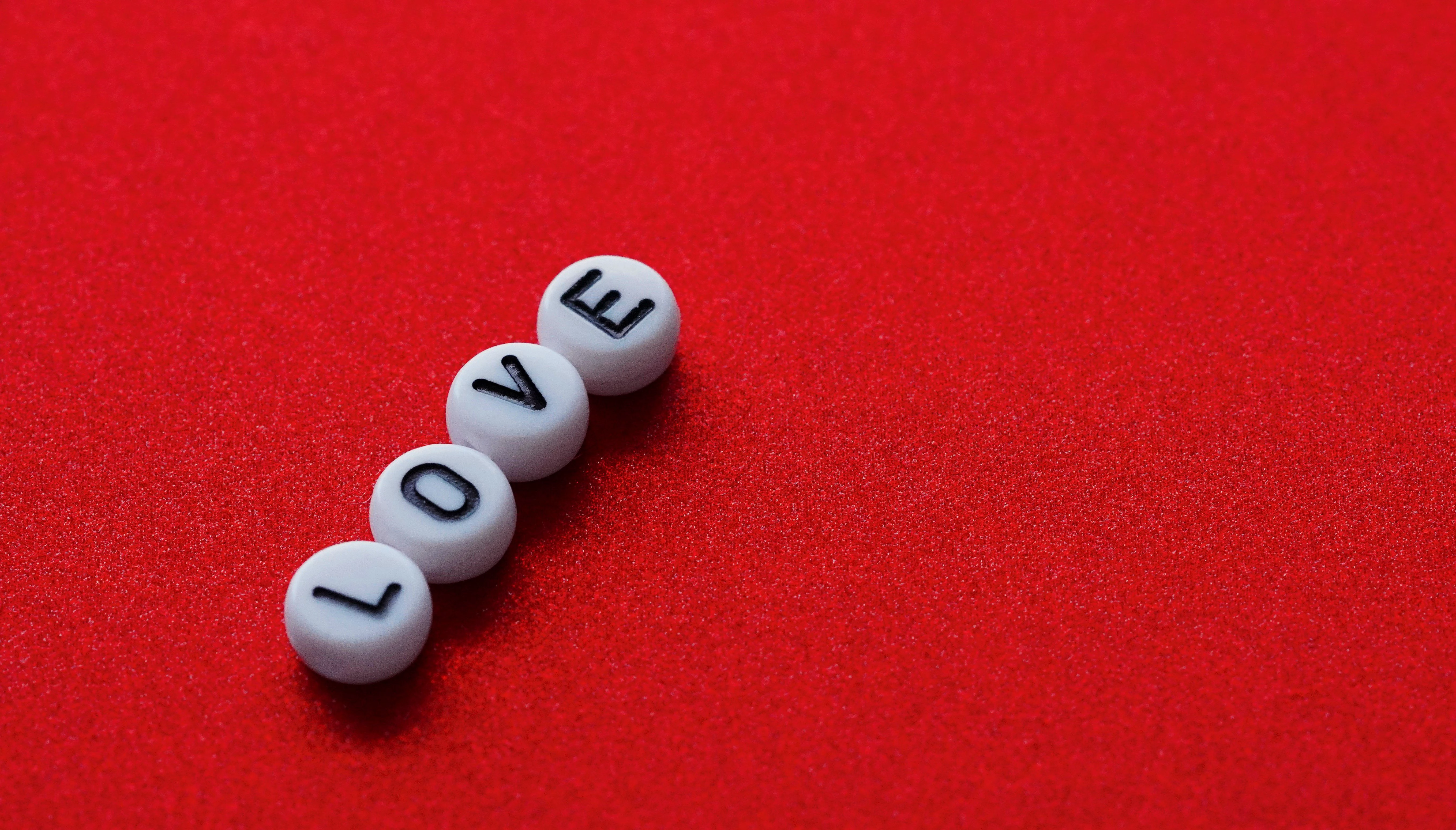 Gaslighting Examples in Marriage: 10 Behaviors That Distort Reality