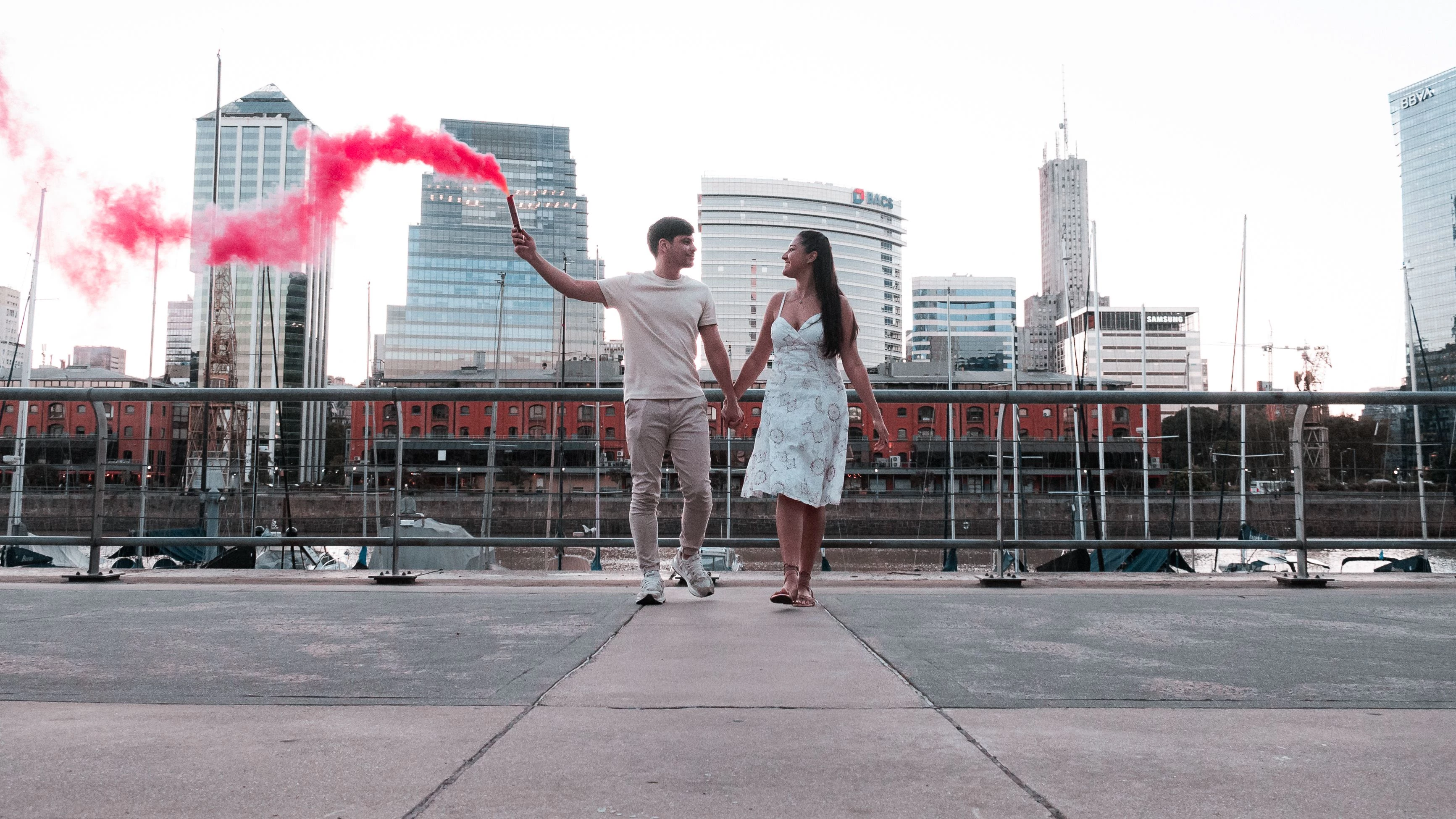 Love Bombing vs Genuine Interest: 7 Ways to Tell the Difference