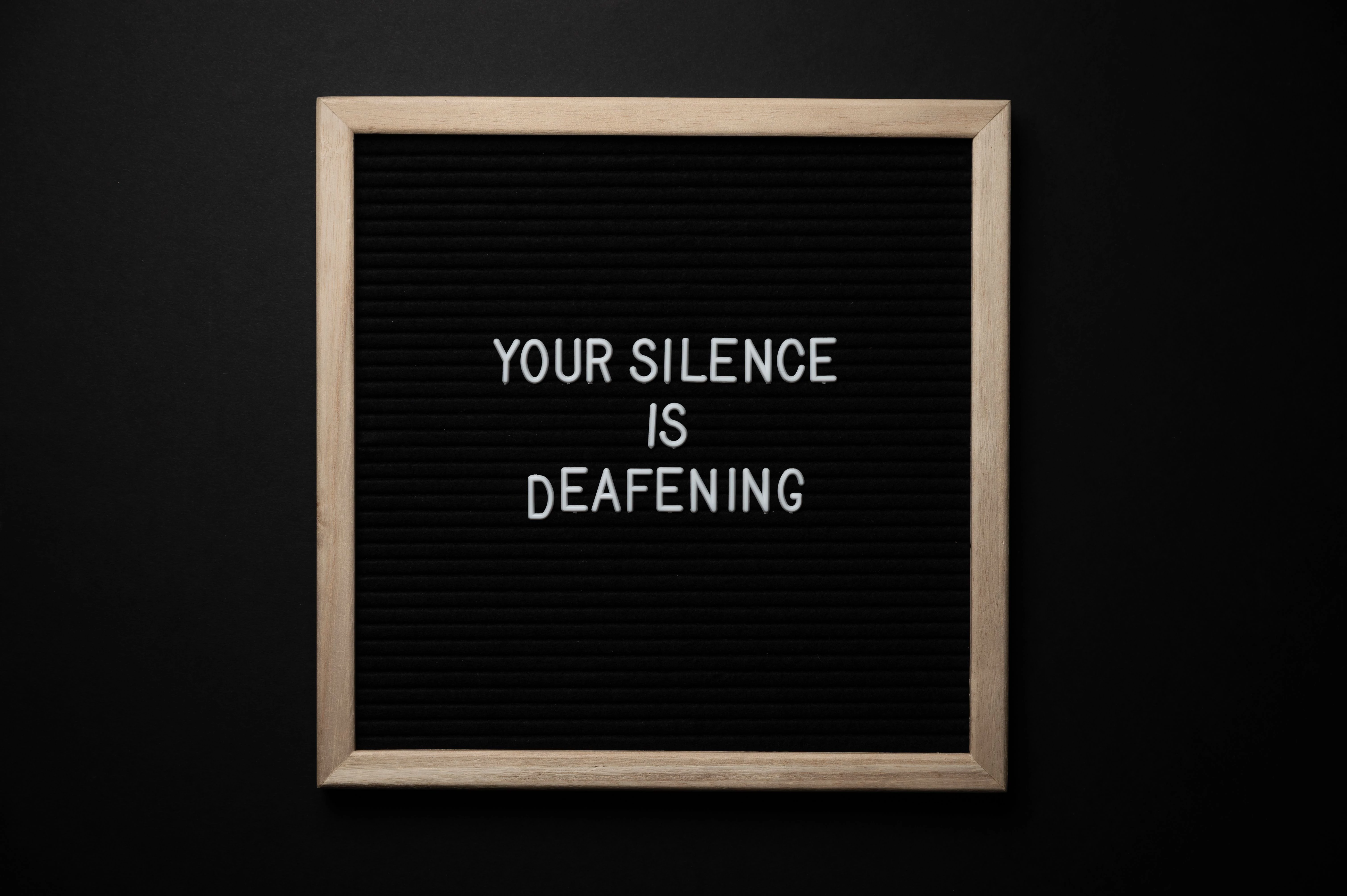 How to Respond to Ghosting Without Losing Your Dignity