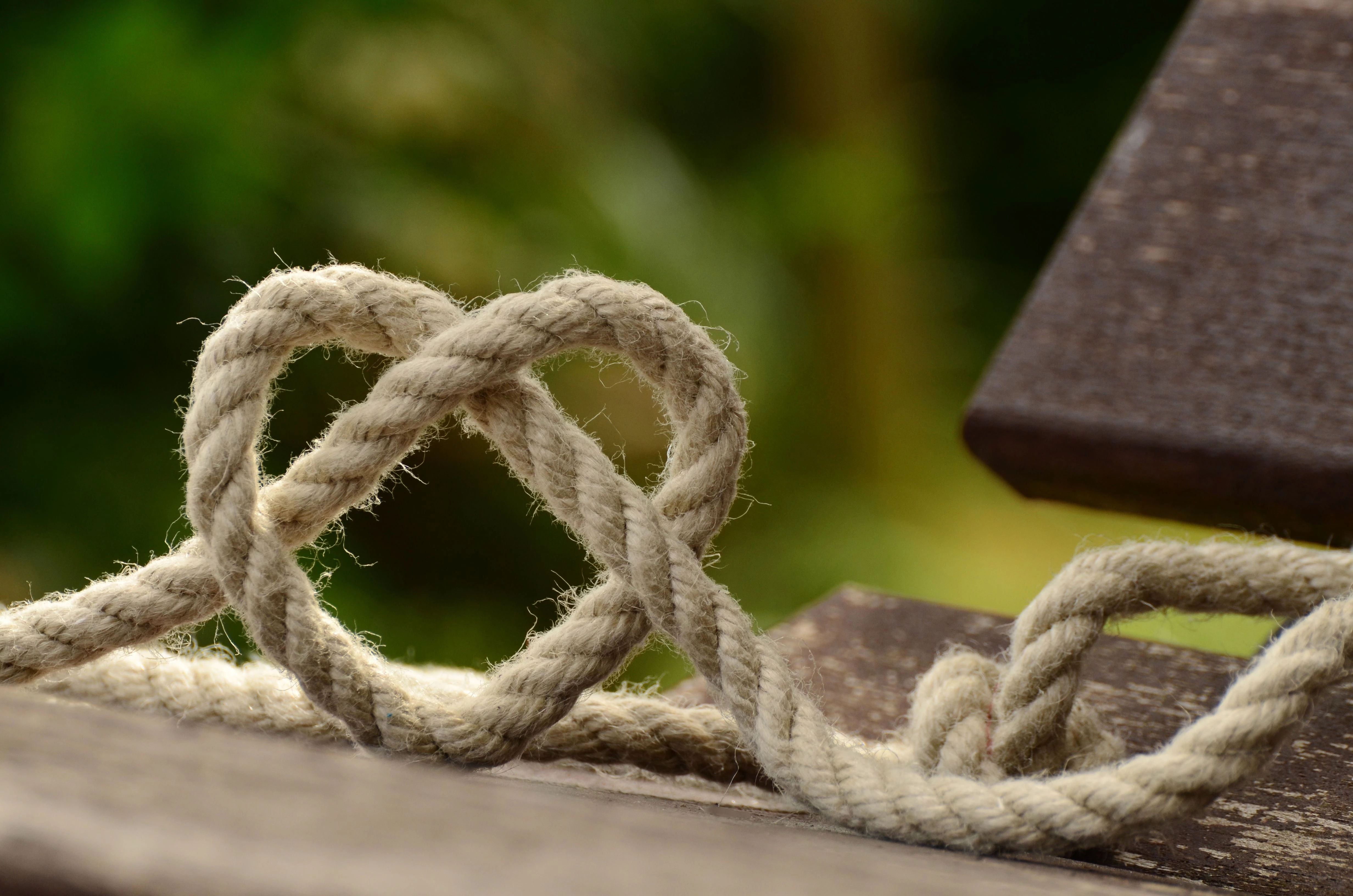 Codependent Relationship Examples: 8 Unhealthy Patterns